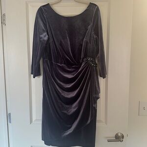 SIZE 16W PERFECT WEDDING GUEST VELVET KNEE LENGTH DRESS